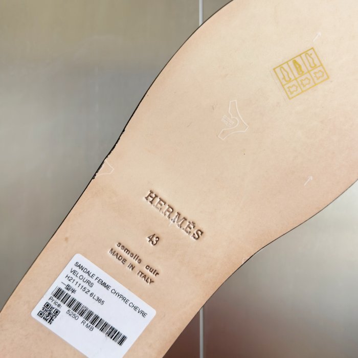 Шлепанцы женские фото 9