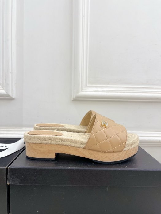 Шлепанцы женские фото 5