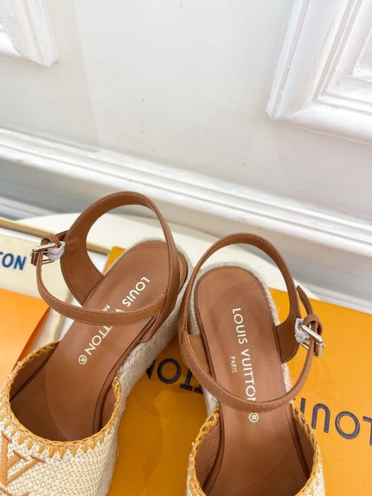 Босоножки фото 8