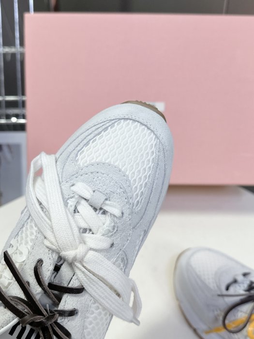 Кроссовки женские фото 7