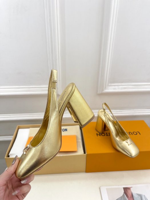 Босоножки фото 5