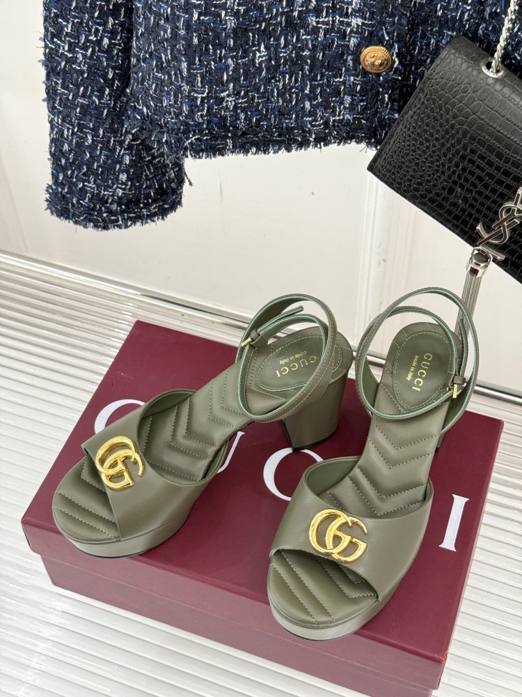 Босоножки фото 2