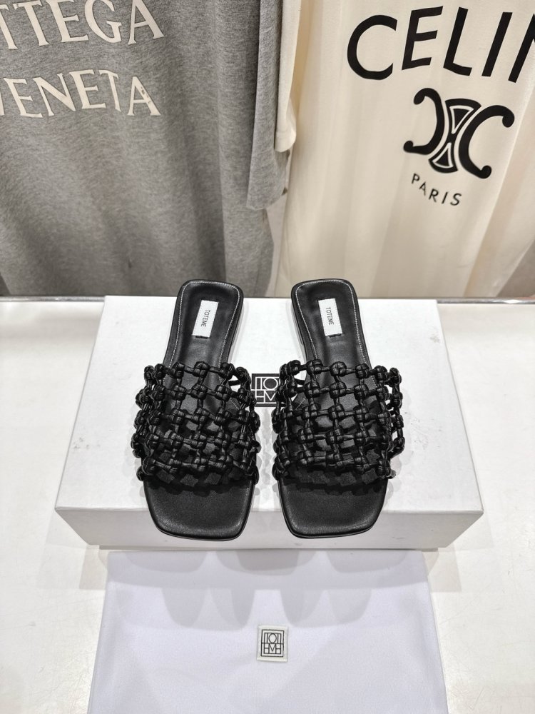 Шльопанці жіночі