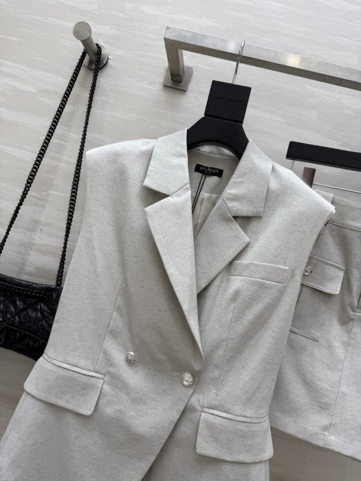 Костюм жіночий фото 3