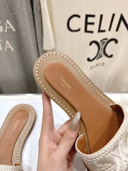 Шлепанцы женские фото 6