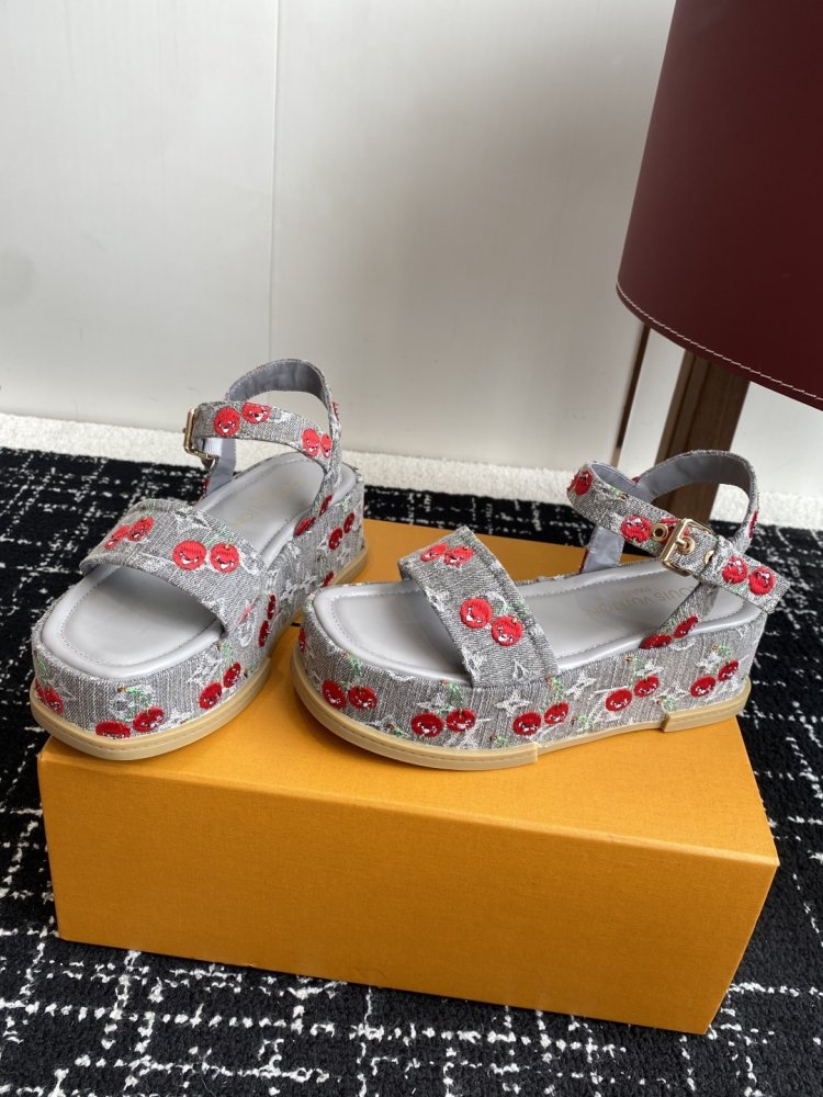 Сандалии женские фото 3