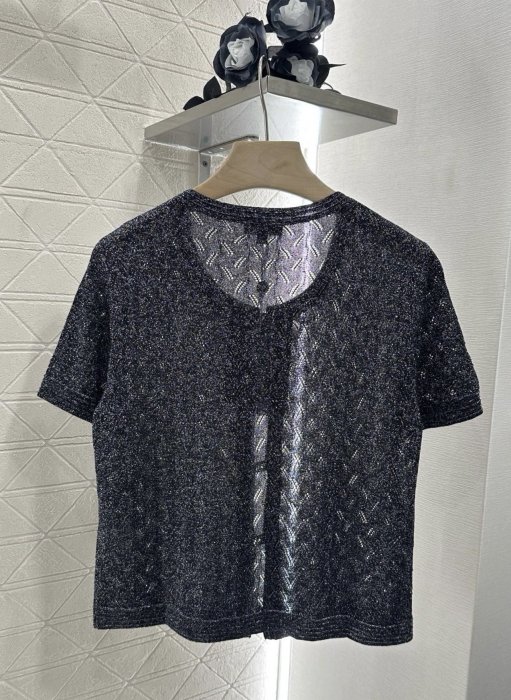 T-shirt women's фото 2