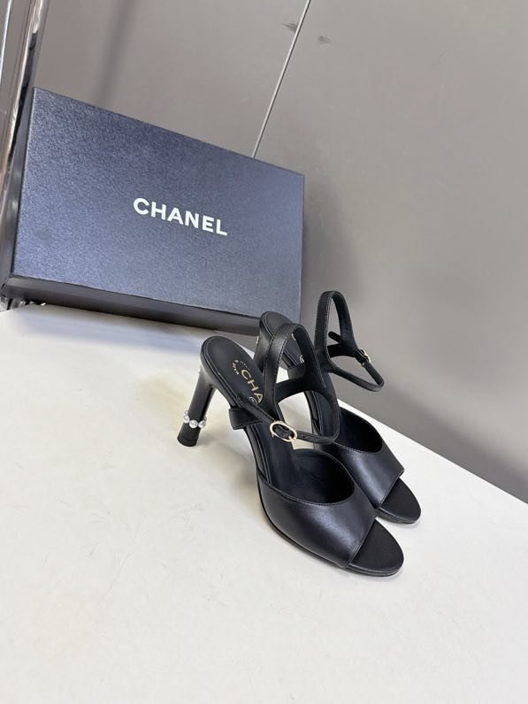 Босоножки фото 3