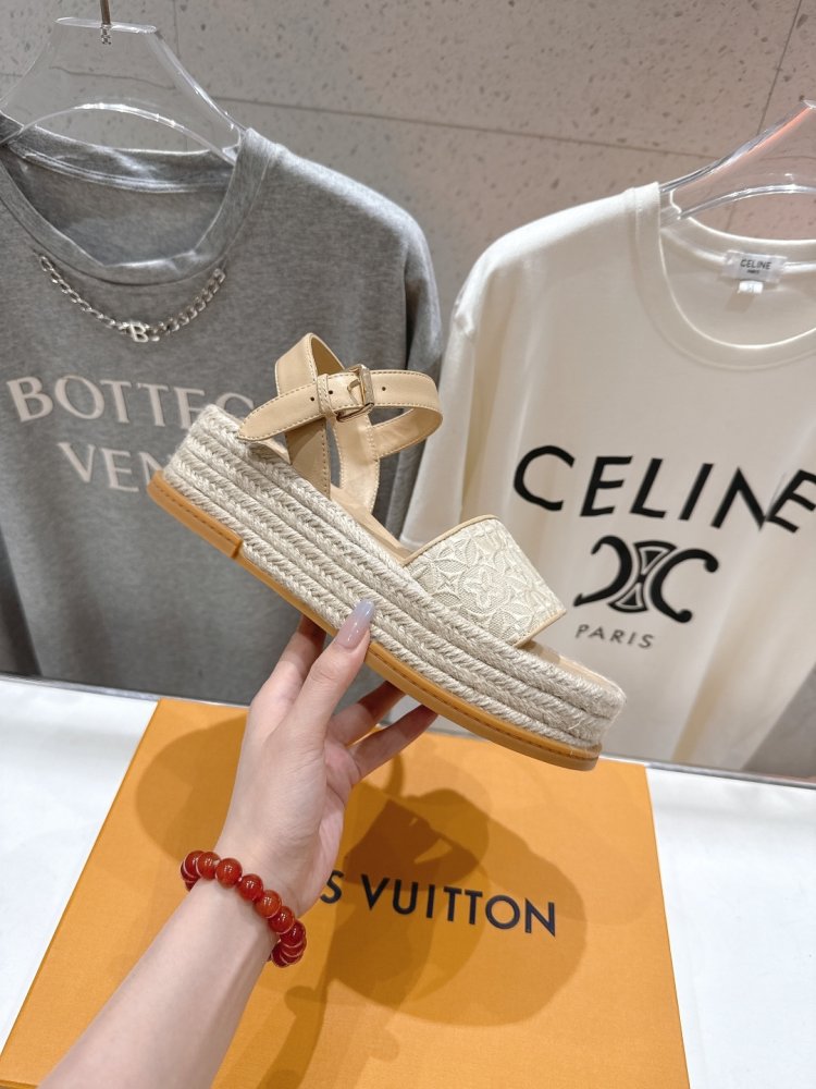 Сандалии женские фото 5