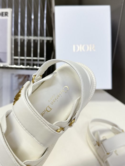 Сандалі жіночі фото 8