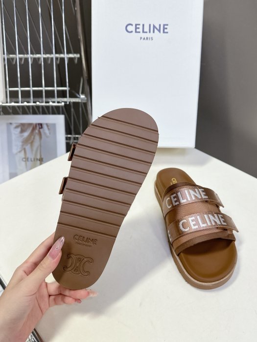 Шлепанцы женские фото 9