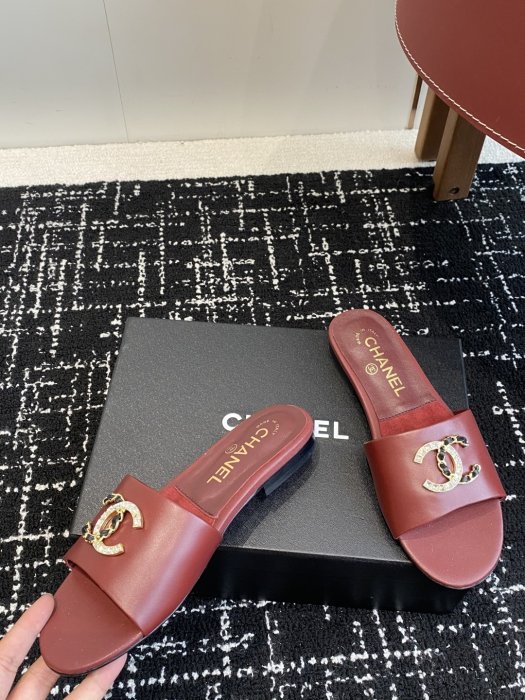 Шльопанці жіночі фото 7