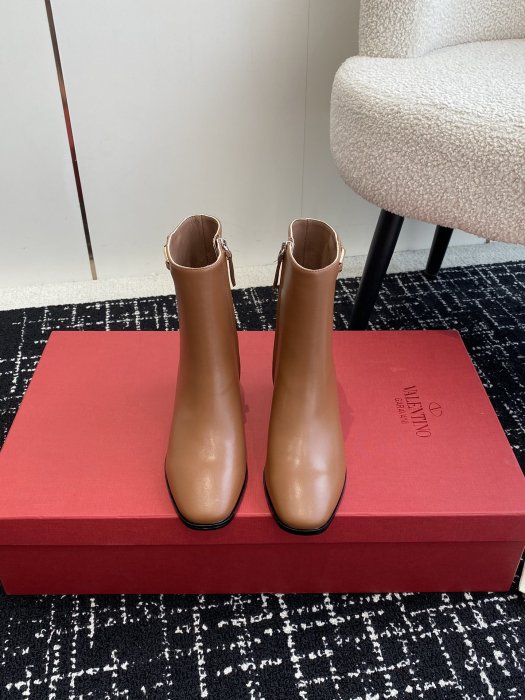 Boots women's