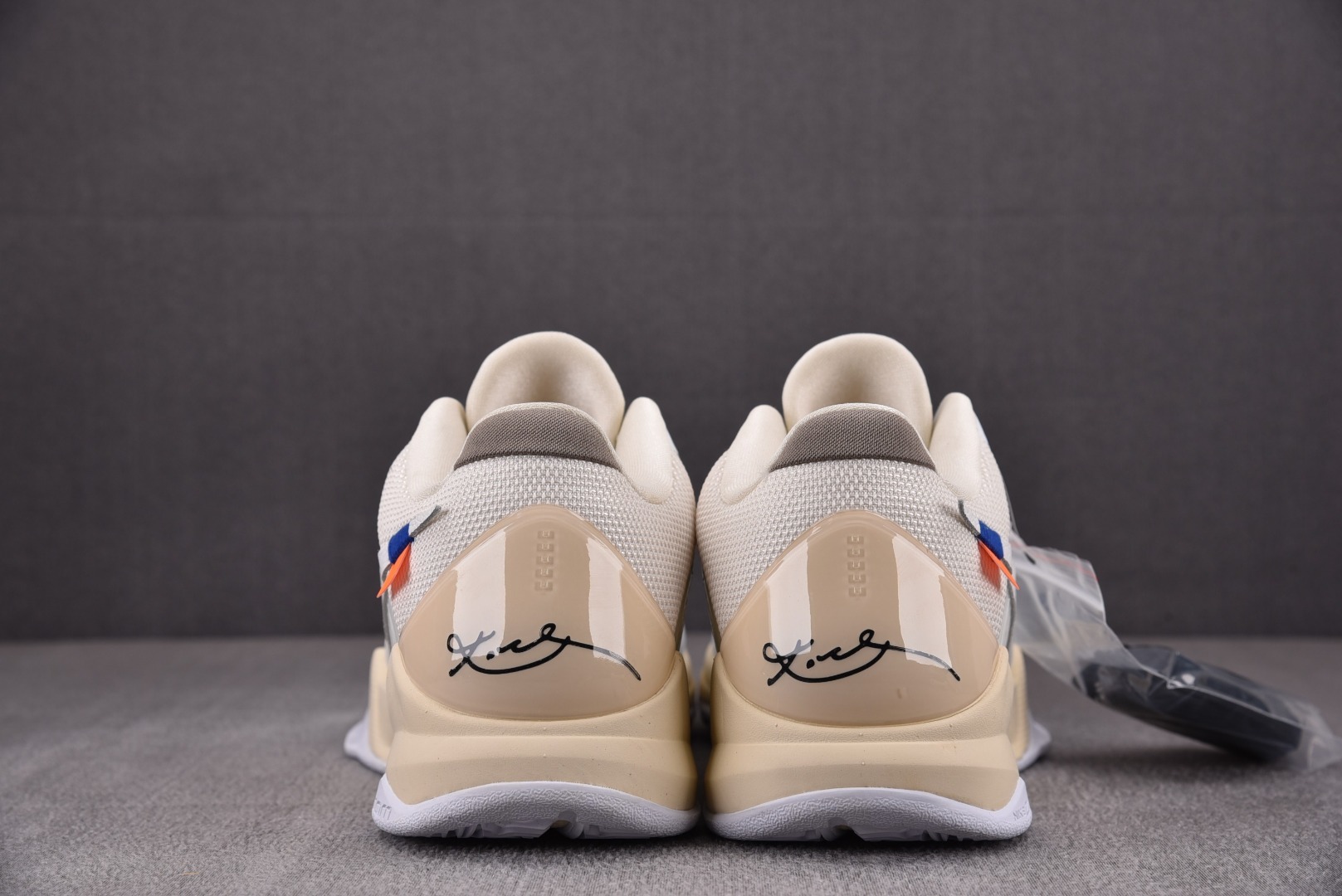 Sneakers Off White x NK Zoom Kobe ZK5 DB4796-101 фото 5