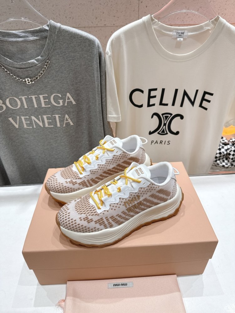 Кроссовки женские фото 4