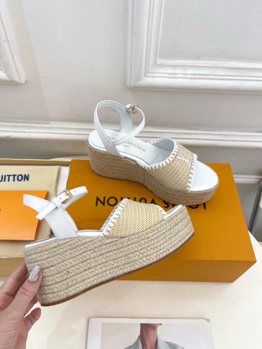 Босоножки фото 4