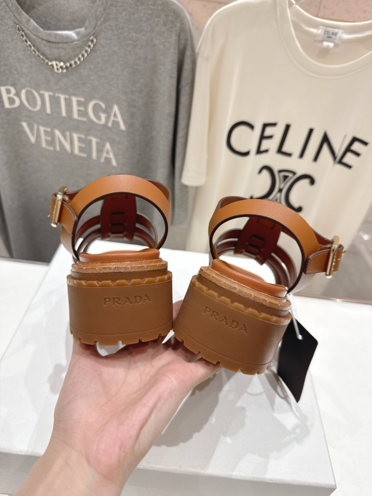 Сандалі жіночі фото 8