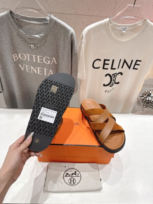 Шлепанцы женские фото 9