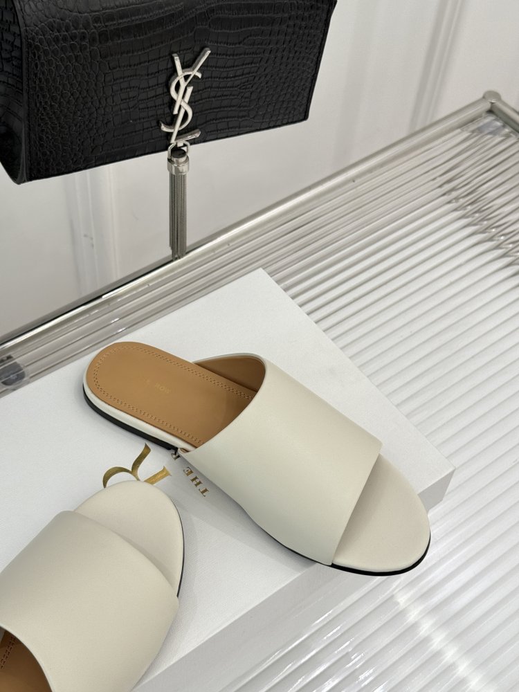 Шлепанцы женские фото 5