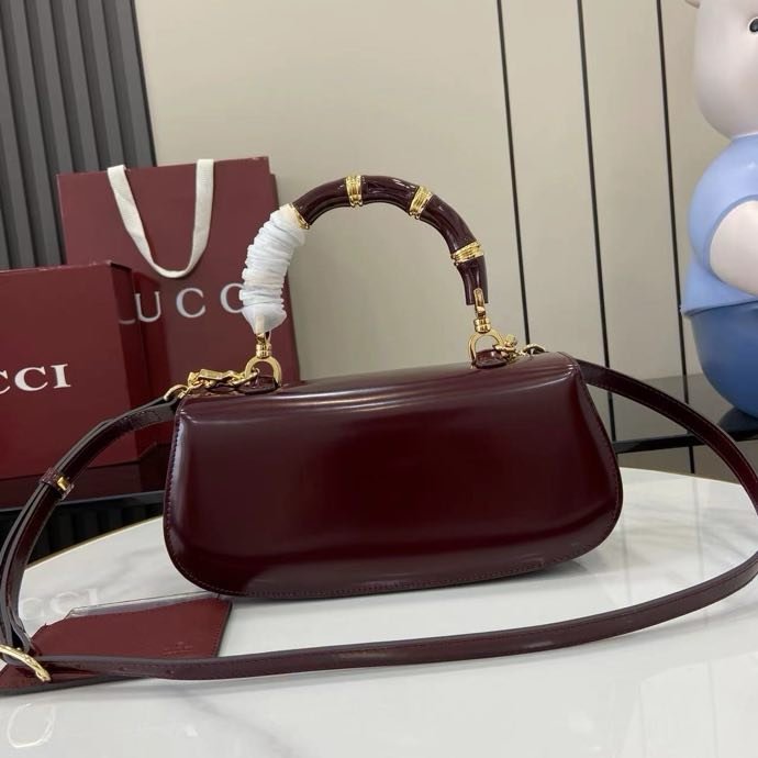 Сумка кожаная Gucci Bamboo Diva 26 см фото 6