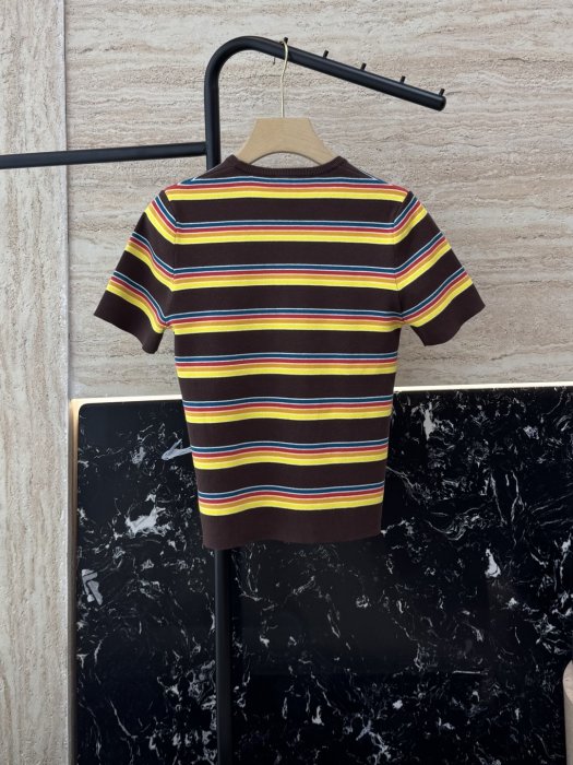 Футболка жіноча фото 2