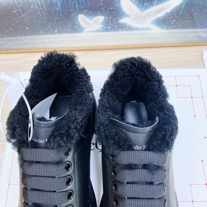 Sneakers on fur winter фото 6