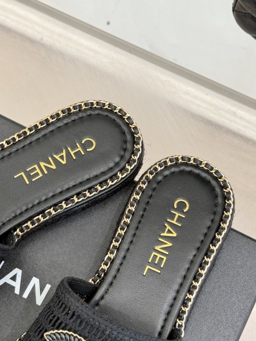 Шлепанцы женские фото 8