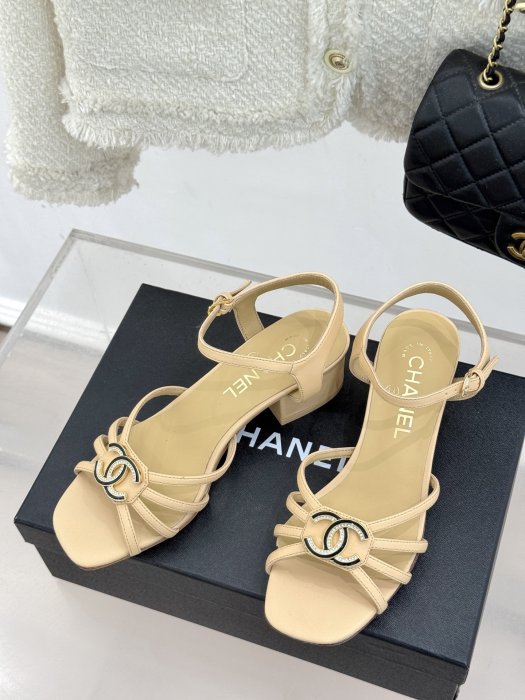 Sandals фото 2