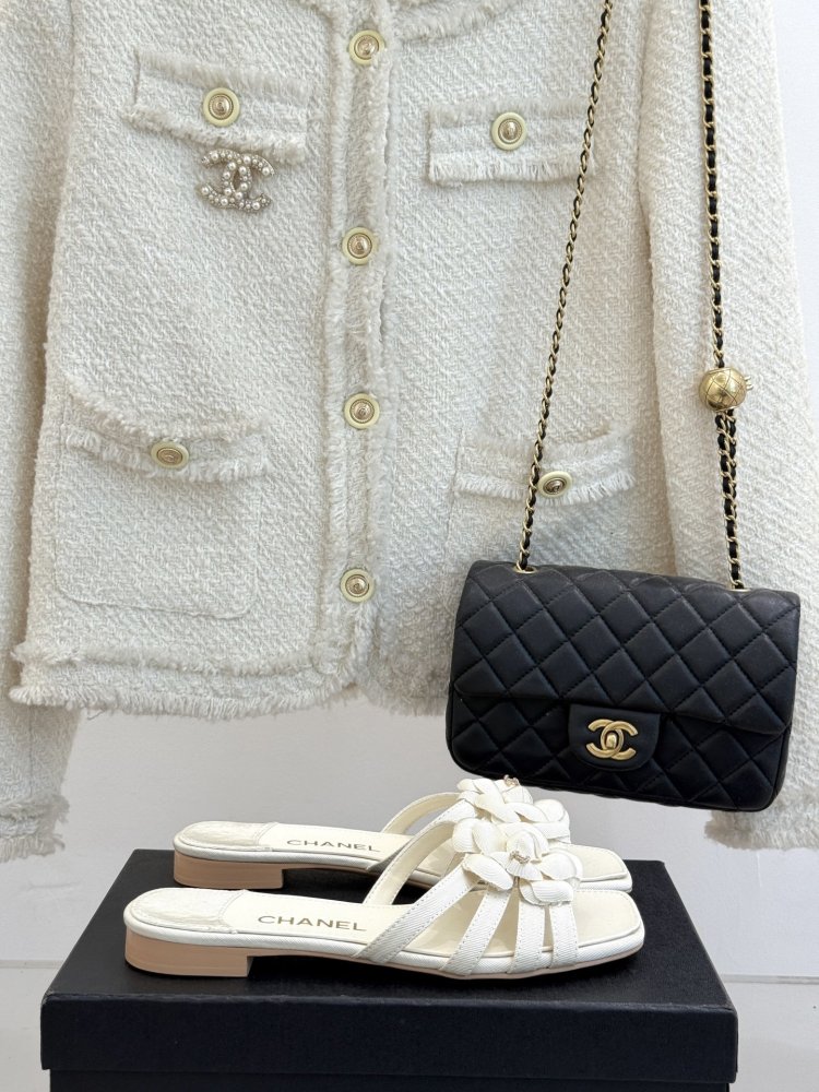 Шльопанці жіночі