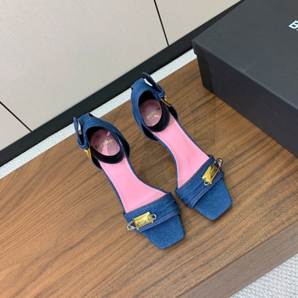 Босоножки фото 2