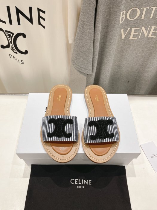 Шлепанцы женские