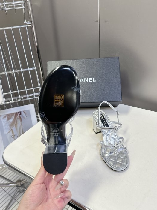 Босоножки фото 9