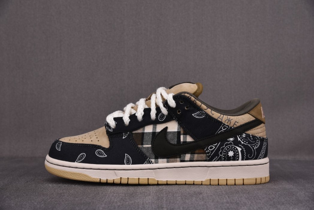 Sneakers Travis Scott x Nike SB Dunk Low TS