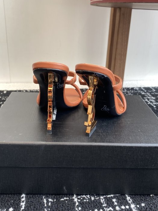 Босоножки фото 8