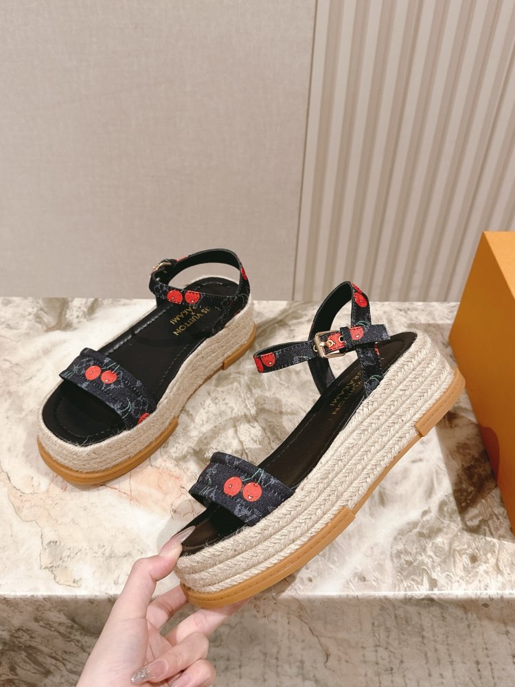 Сандалии женские фото 2