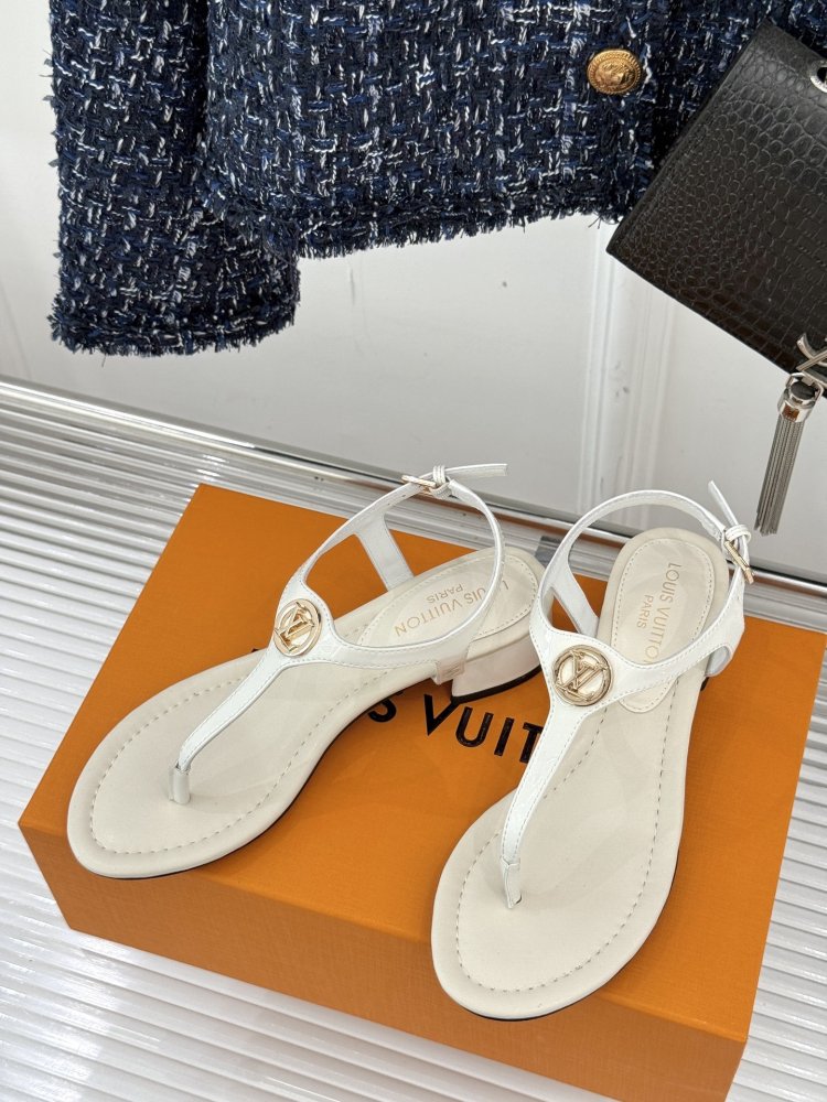 Босоножки фото 2