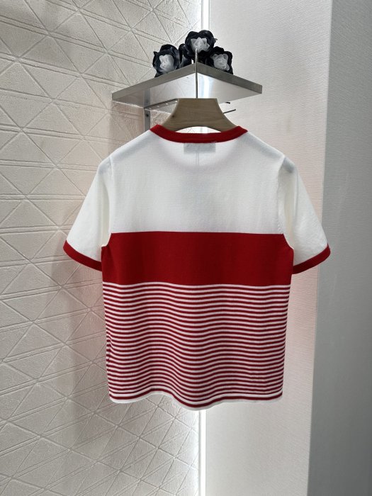 T-shirt women's фото 2