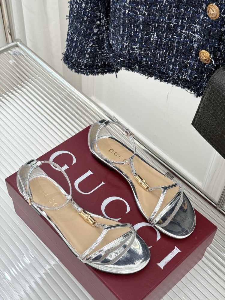 Босоножки фото 3