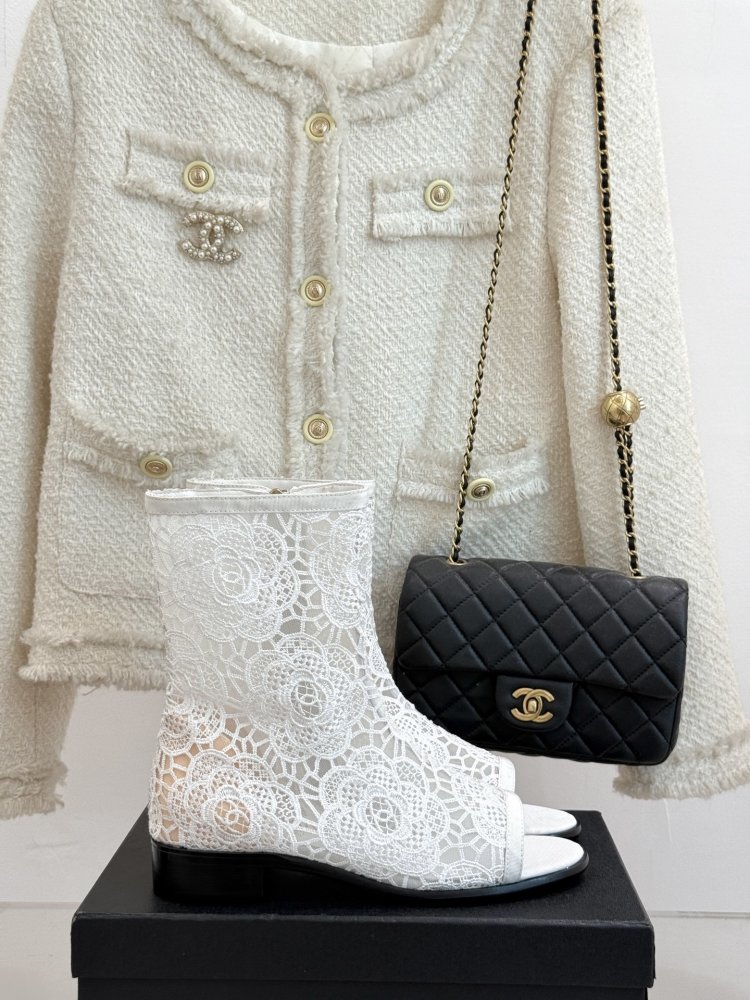 Черевики жіночі