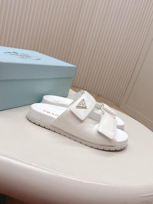 Шлепанцы женские фото 9