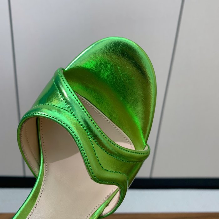 Босоножки фото 7