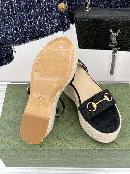 Босоножки фото 9