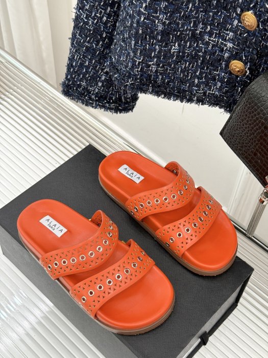 Шлепанцы женские фото 3