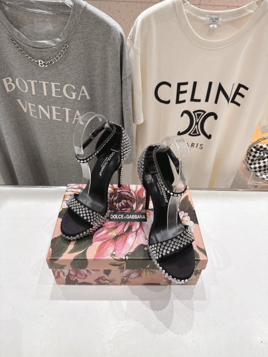 Босоножки фото 2