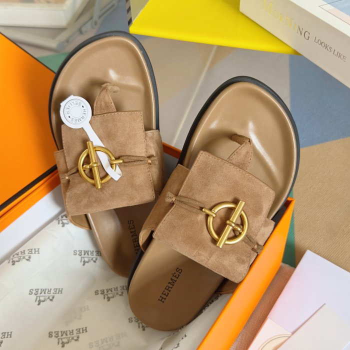 Шлепанцы женские фото 6