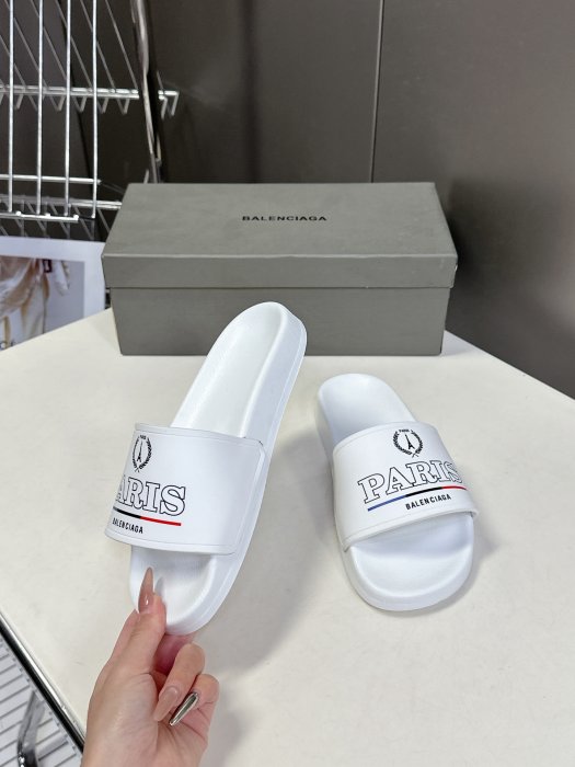 Шлепанцы фото 4