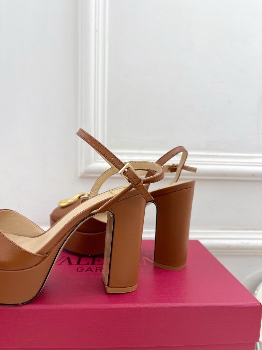 Босоножки фото 8