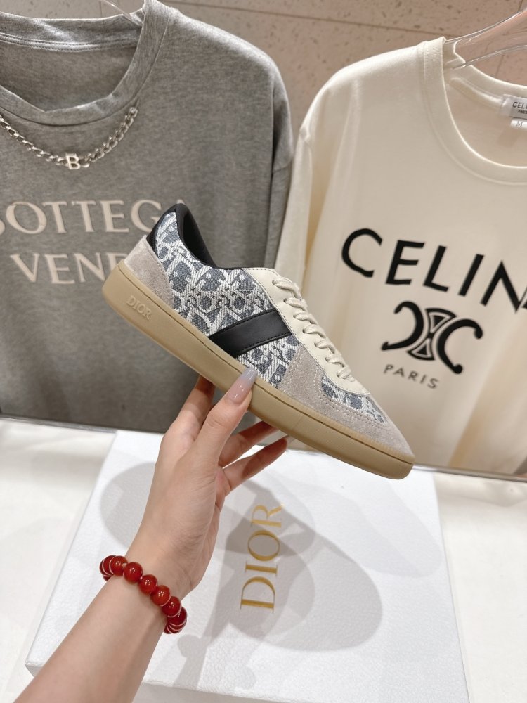 Кросівки жіночі фото 5