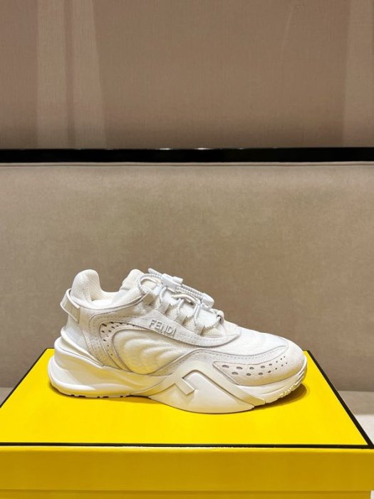 Кроссовки фото 8