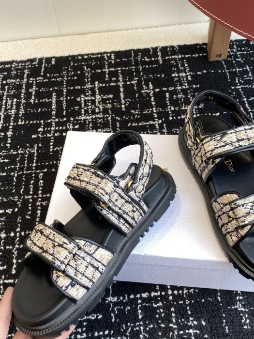 Сандалі жіночі фото 7